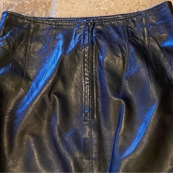 Vintage MAXIMA Women Black Leather Short Skirt Size 6-Fit like XS/S - Picture 3 of 6